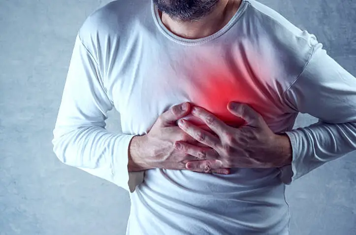 Silent Heart Attack: जरुरी सुचना! साइलेंट हार्ट अटैक से पहले दिख रहे है ये सभी लक्षण, जानें सभी लक्षण के बारे में